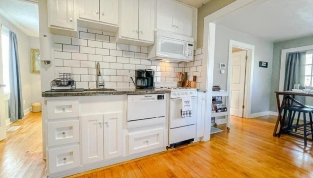 Charming Cottage In Morganton With Ample Parking المظهر الخارجي الصورة